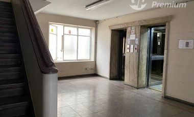 Oficina en Arriendo en E34319 - Venta o Arriendo Oficina Paseo Bulnes Santiago - 9Priv-4B1E