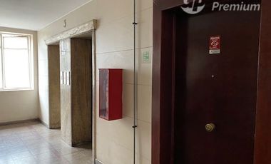 Oficina en Arriendo en E34319 - Venta o Arriendo Oficina Paseo Bulnes Santiago - 9Priv-4B1E