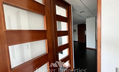 Oficina en Arriendo en Av. Las Condes Esquina Av. Las Tranqueras