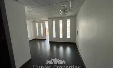 Oficina en Arriendo en Av. Las Condes Esquina Av. Las Tranqueras