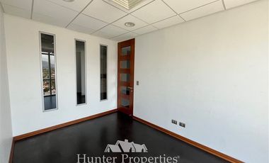 Oficina en Arriendo en Av. Las Condes Esquina Av. Las Tranqueras