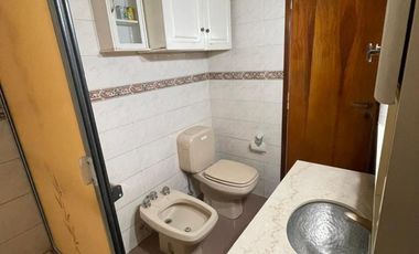 Casa de tres ambientes en alquiler, APTO COMERCIAL