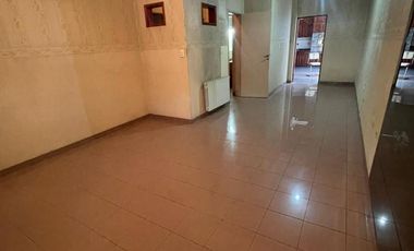 Casa de tres ambientes en alquiler, APTO COMERCIAL