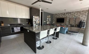 Vendo casa amplia en Isla Mocoli con vista al lago