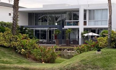 Vendo casa amplia en Isla Mocoli con vista al lago