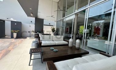 Vendo casa amplia en Isla Mocoli con vista al lago