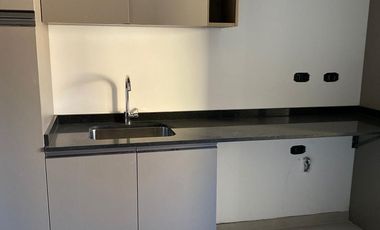 4° Piso - 265 m2 totales -Excelente 5 amb c/ dependecia