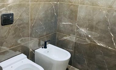6° Piso - 265 m2 totales - Excelente 5 amb c/ dependecia