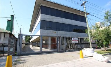 Oficina con cocina y cocheras - Beccar