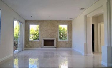 Venta hermosa casa en El Golf Nordelta