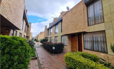 ACSI 1048. Casa en venta, Mosquera, Cortijo De Serrezuela