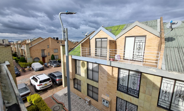 ACSI 1048. Casa en venta, Mosquera, Cortijo De Serrezuela