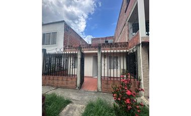 CASA EN VENTA ALAMEDA DEL RIO ⬆2 140M2 🛌2🚽1🚘0 CALI NORTE