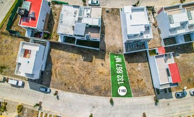 Terreno en venta en Fraccionamiento Adamar dentro de coto con seguridad