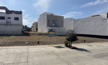 Venta de Terreno en Adamar, dentro de Coto con caseta de seguridad