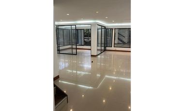 VENTA DE CASA EN EL POBLADO - MEDELLIN