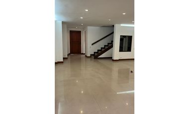 VENTA DE CASA EN EL POBLADO - MEDELLIN