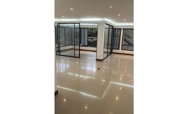 VENTA DE CASA EN EL POBLADO - MEDELLIN