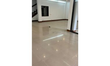VENTA DE CASA EN EL POBLADO - MEDELLIN