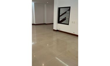 VENTA DE CASA EN EL POBLADO - MEDELLIN