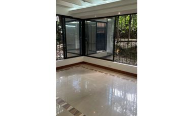 VENTA DE CASA EN EL POBLADO - MEDELLIN