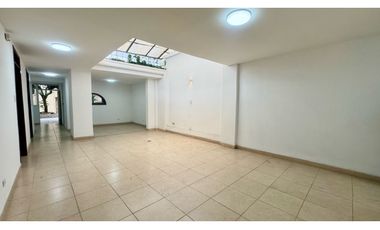 Casa remodelada de una planta en venta Barrio El Centro Palmira Valle