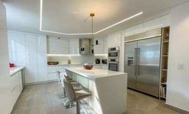 VENTA CASA CAMPESTRE 3 NIVELES LAS PALMAS MEDELLN