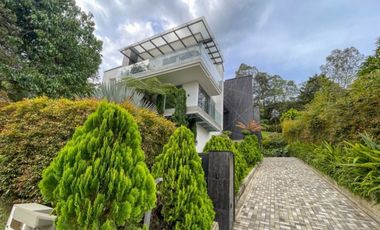 VENTA CASA CAMPESTRE 3 NIVELES LAS PALMAS MEDELLN