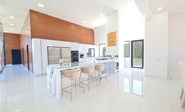 Alquiler Casa Amoblada Sector Envigado