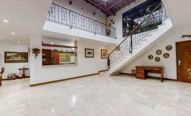 HERMOSA CASA POBLADO COLA DEL ZORRO