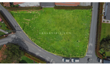 Lote Comercial Esquinero Sector Los Colegios