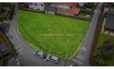 Lote Comercial Esquinero Sector Los Colegios