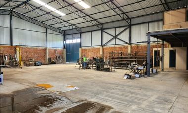 VENTA DE BODEGAS ZONA LA DOLORES