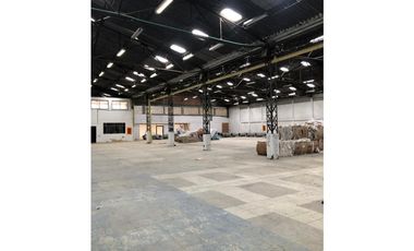 ARRIENDO BODEGA EN CAZUCA ZONA INDUSTRIAL