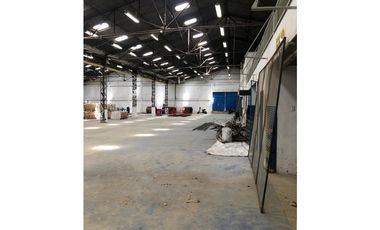 ARRIENDO BODEGA EN CAZUCA ZONA INDUSTRIAL