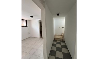 ARRIENDO CASA AMOBLADA ESQUINERA MIRAFLORES CALI