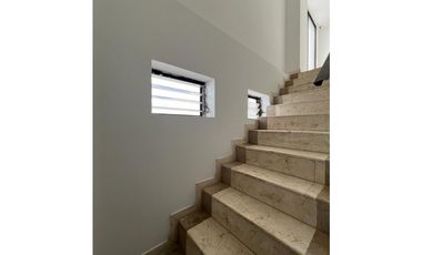 ARRIENDO CASA AMOBLADA ESQUINERA MIRAFLORES CALI