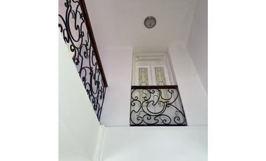 ARRIENDO CASA AMOBLADA ESQUINERA MIRAFLORES CALI