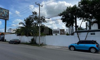 TERRENO EN RENTA EN CANCUN, AV. HUAYACAN , USO DE SUELO COMERCIAL