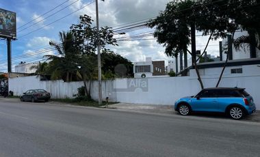 TERRENO EN RENTA EN CANCUN, AV. HUAYACAN , USO DE SUELO COMERCIAL