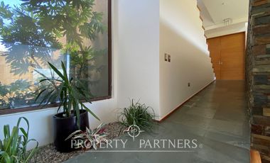 Alto Lafquén luminosa casa mediterránea con vista