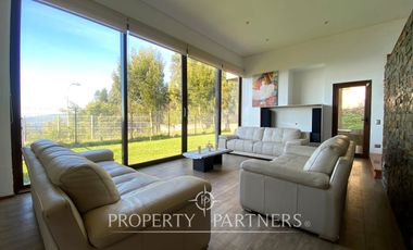 Alto Lafquén luminosa casa mediterránea con vista