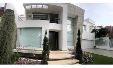 SE VENDE CASA DE LUJO EN ALTOS DE RIOMAR