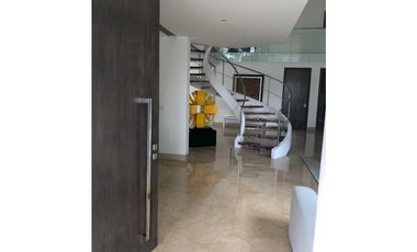 SE VENDE CASA DE LUJO EN ALTOS DE RIOMAR