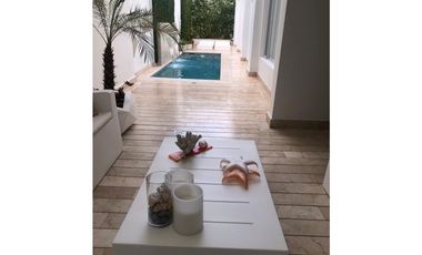 SE VENDE CASA DE LUJO EN ALTOS DE RIOMAR