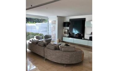 SE VENDE CASA DE LUJO EN ALTOS DE RIOMAR