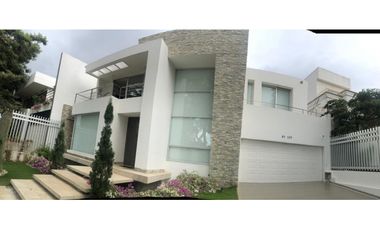 SE VENDE CASA DE LUJO EN ALTOS DE RIOMAR