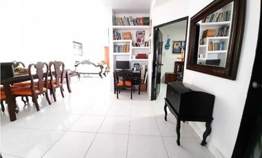 SE VENDE CASA BARRIO ENRIQUE PUPO