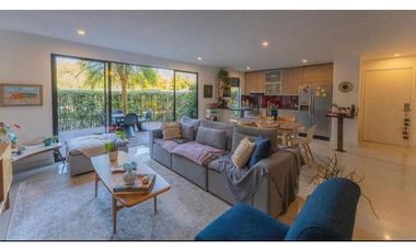 Venta de apartamento con gran terraza en el retiro