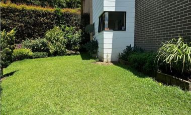 Venta de apartamento con terraza en el retiro